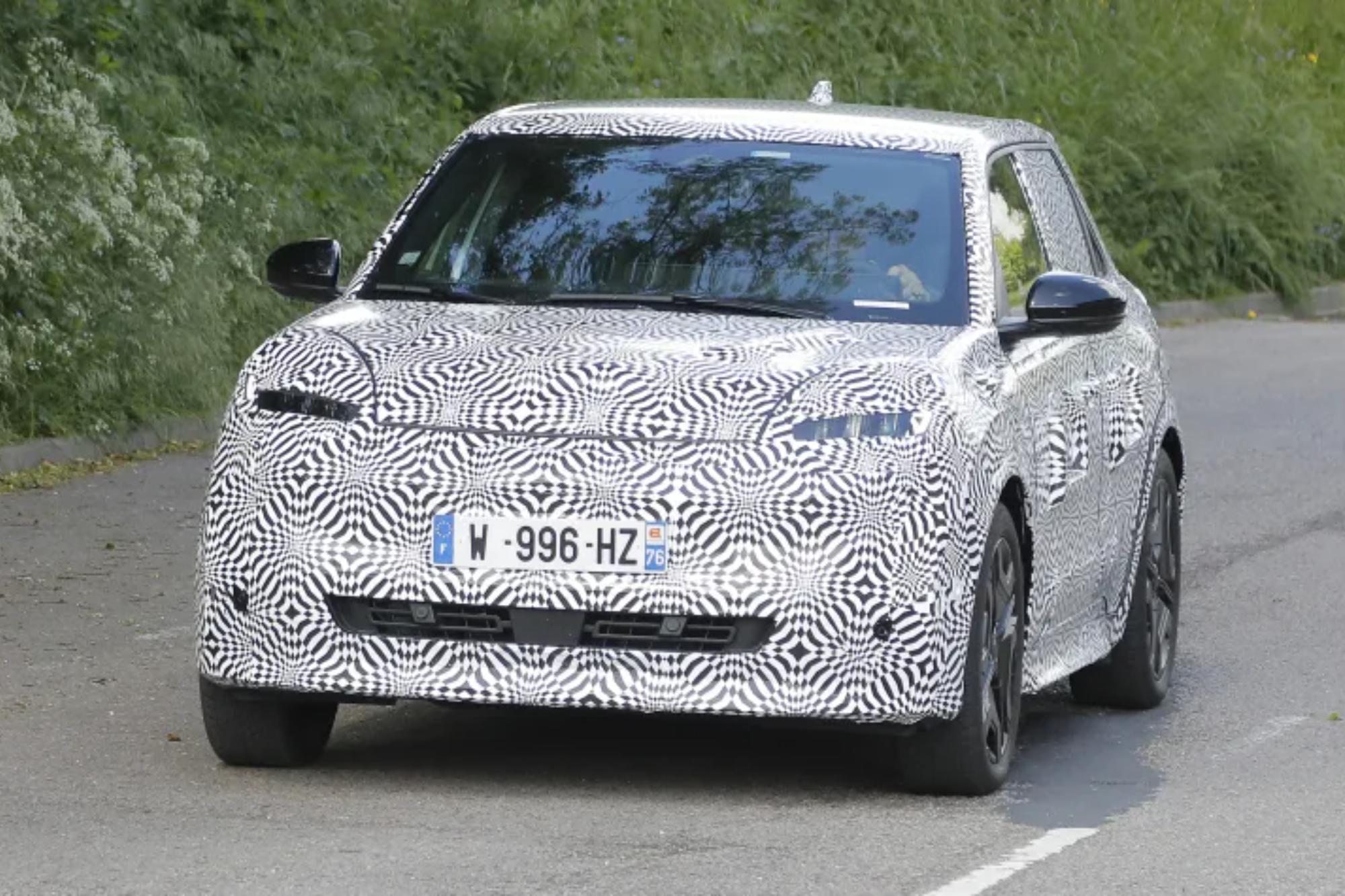 Το νέο Nissan Micra πιάστηκε «επ’αυτοφώρω» σε δοκιμές